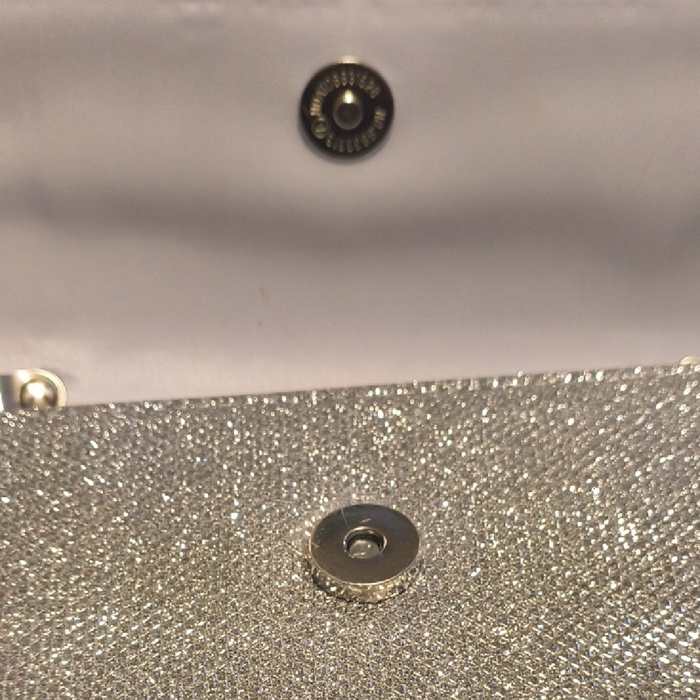 --SOLD--Silver Glitter Clutch Bag - Picture 6 of 11